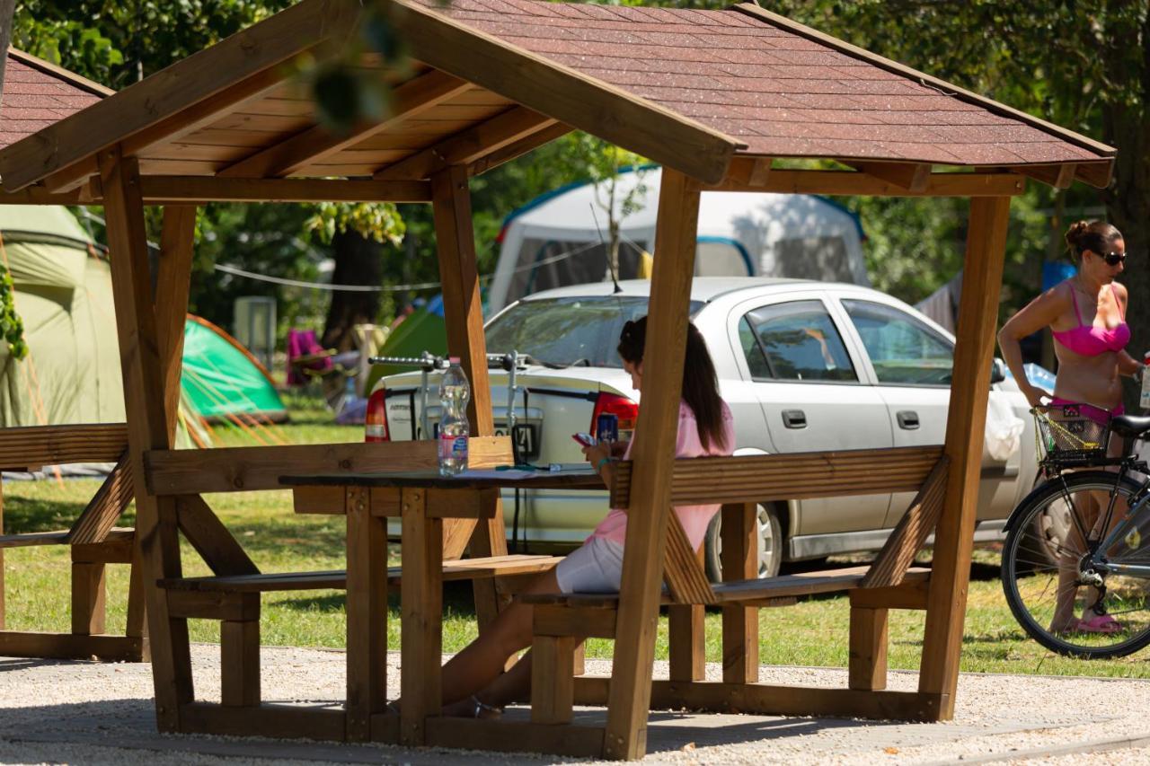 Aranypart Camping & Apartments Siofok Exterior photo
