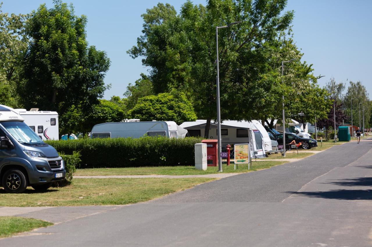 Aranypart Camping & Apartments Siofok Exterior photo