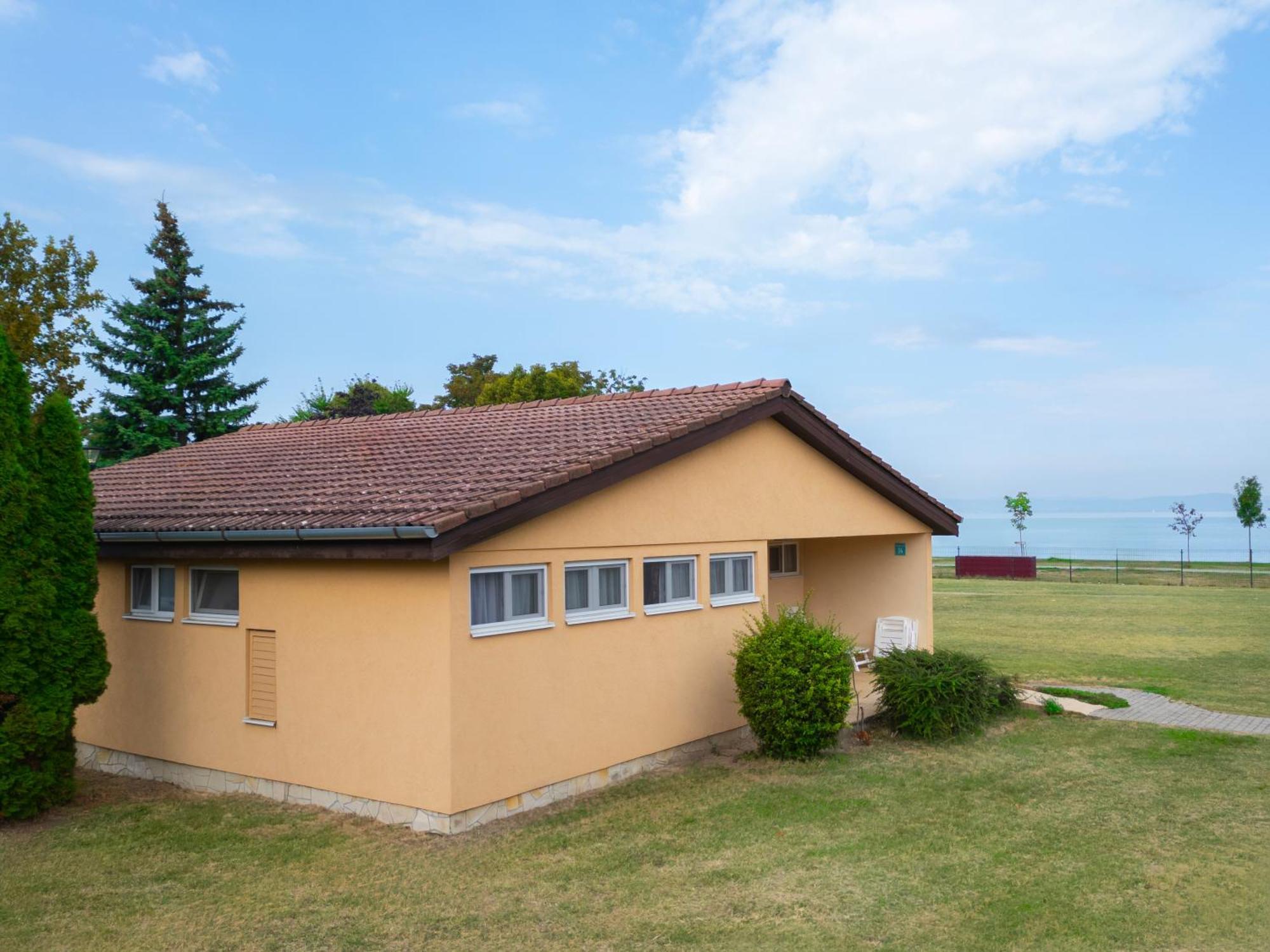 Aranypart Camping & Apartments Siofok Exterior photo